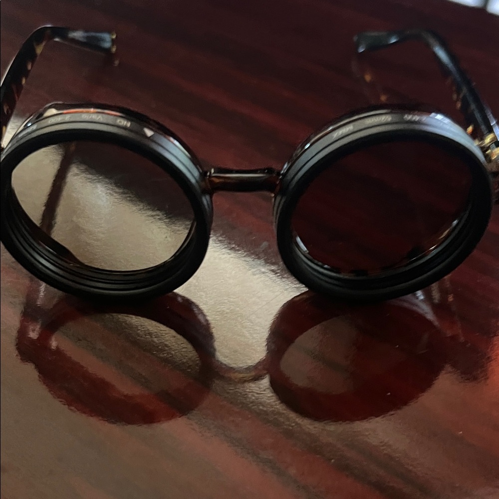 Nd- Filter Round Tortoiseshell Sunglasses with Dark Lenses
